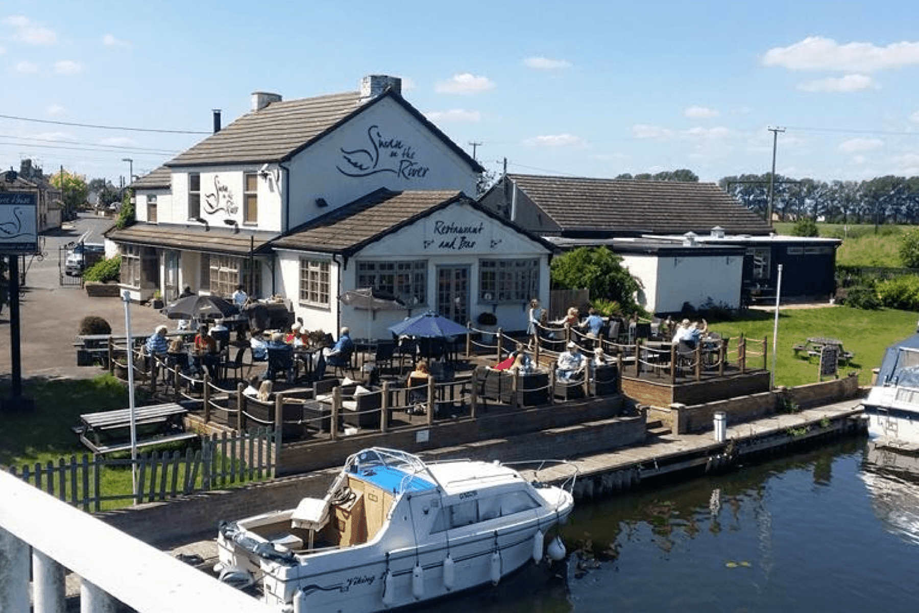 The Swan on the River