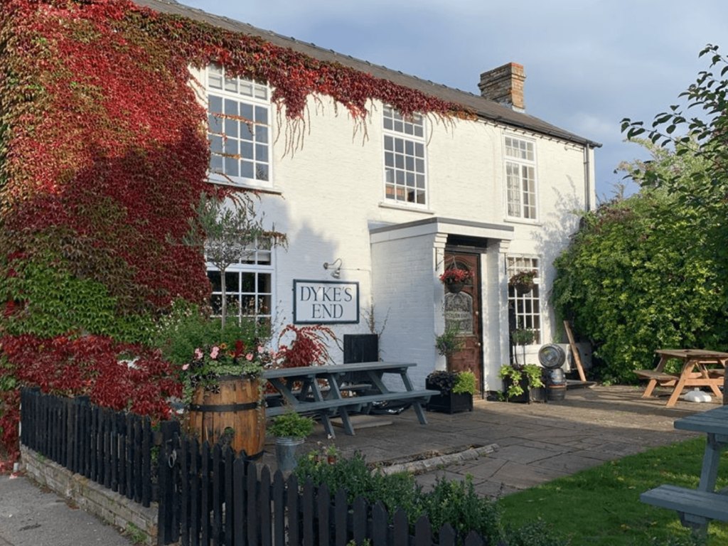 The Dykes End